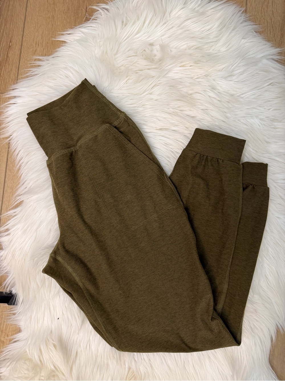 Beyond Yoga Olive Green High-Waist Jogger Leggings Size XS‎